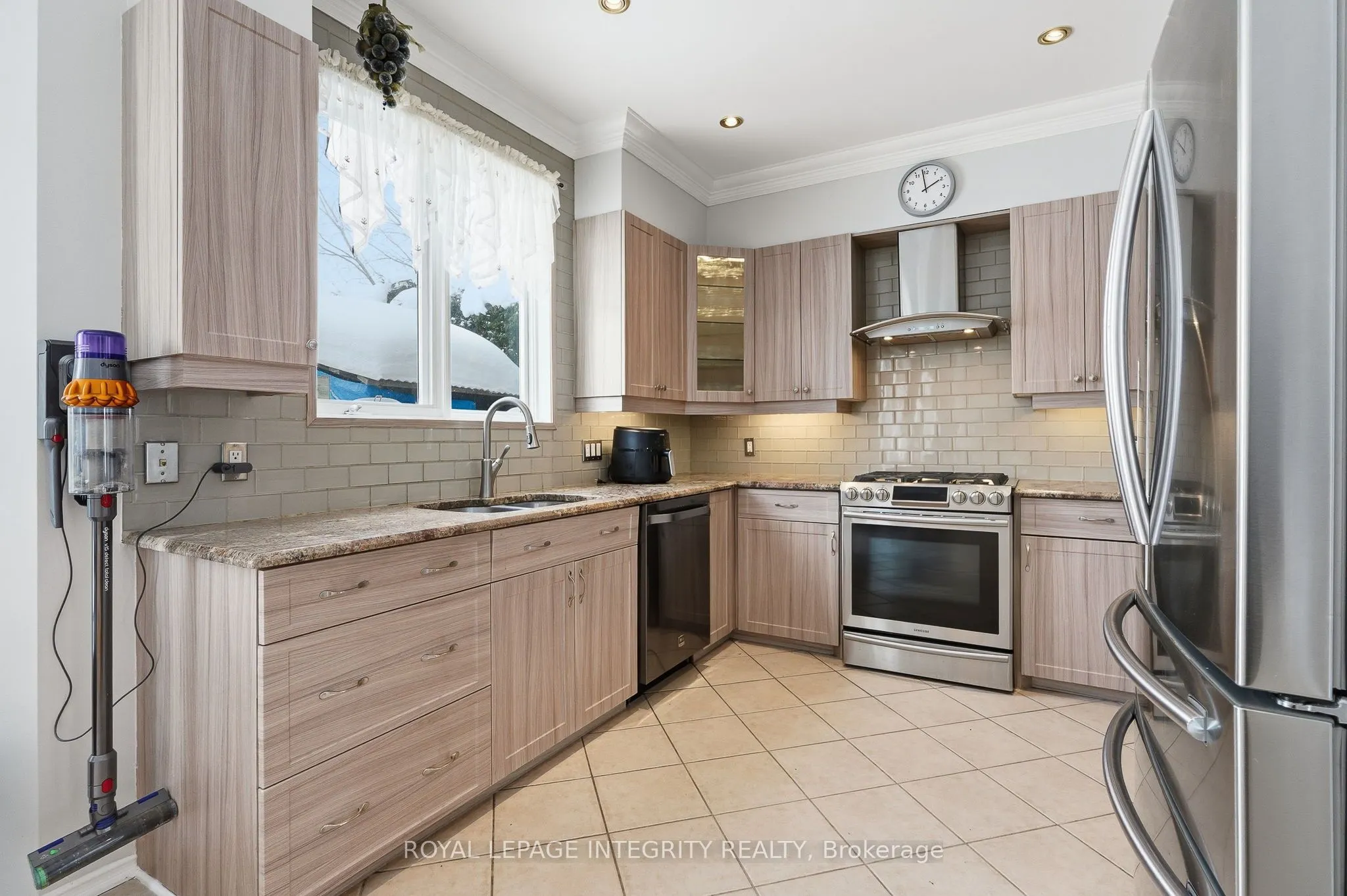 2104 Sandy Oaks Drive