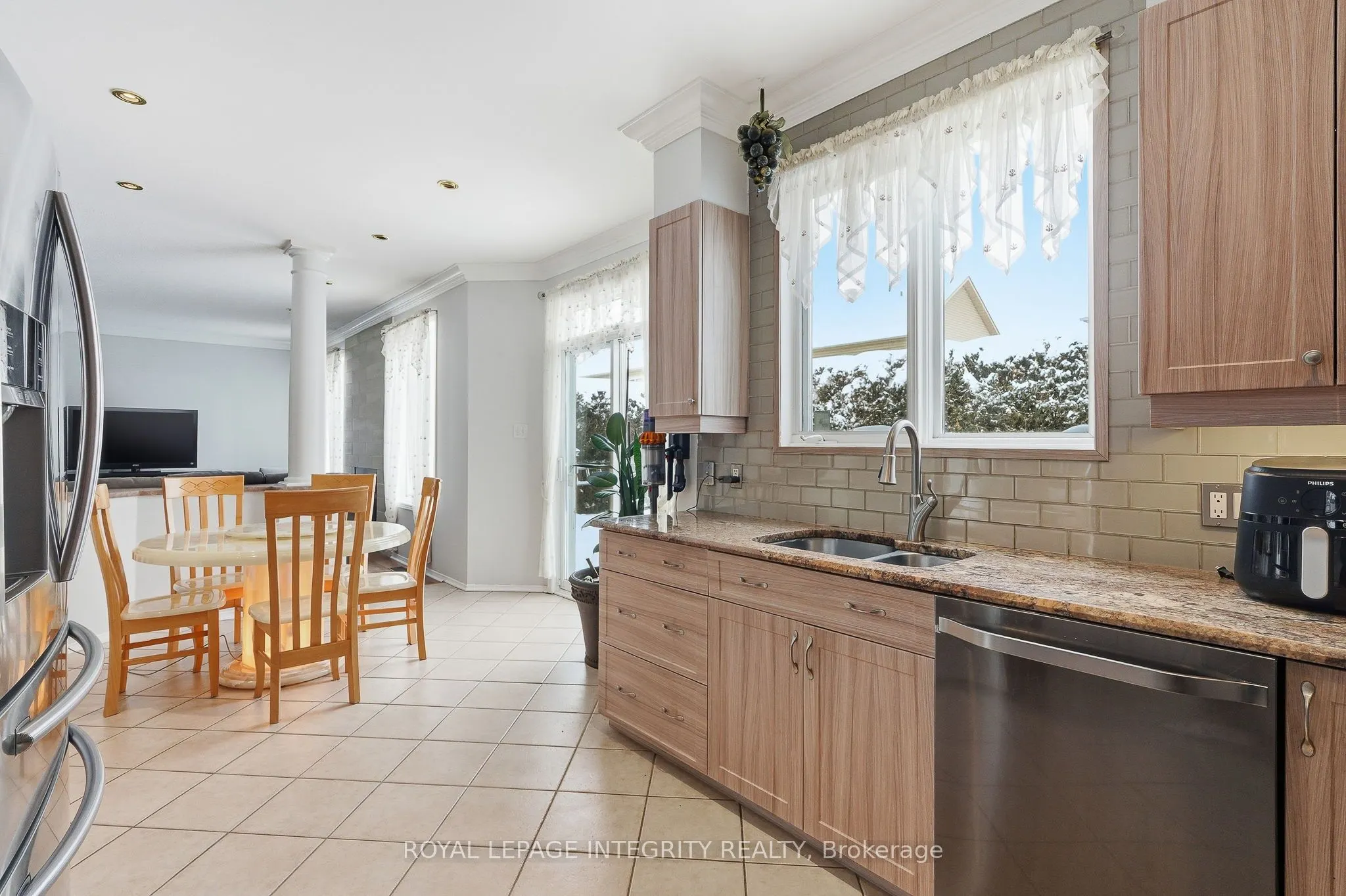 2104 Sandy Oaks Drive