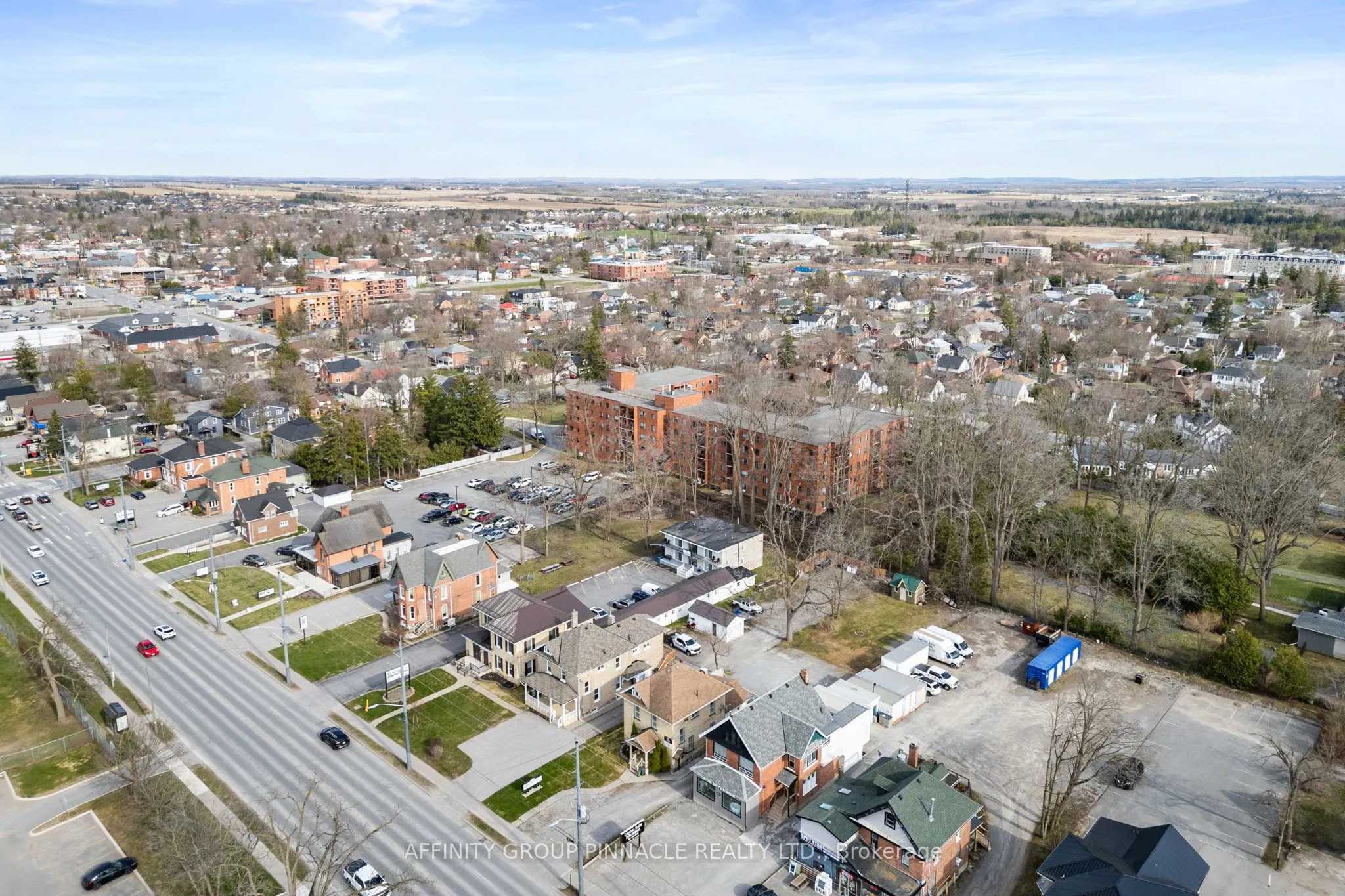 255 Kent Street W
