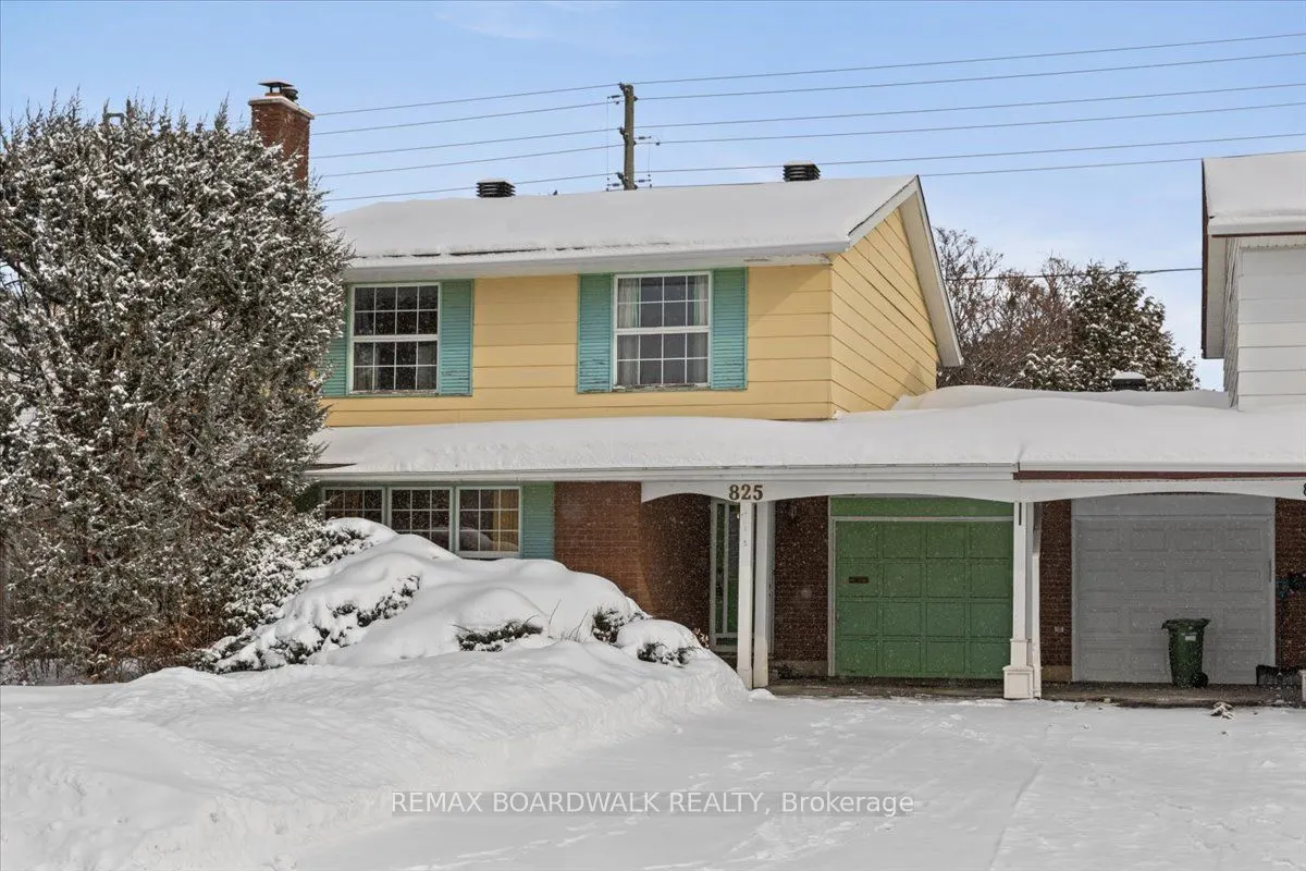 825 De Salaberry Street