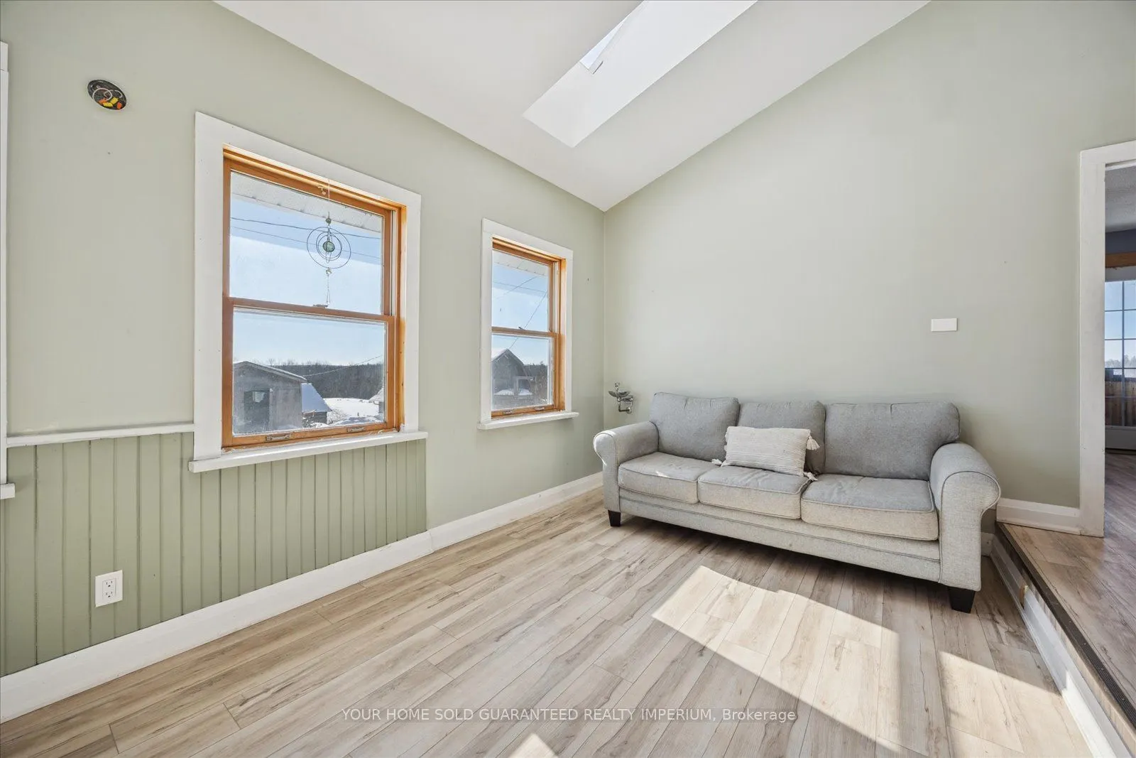 217 Fairbairn Road