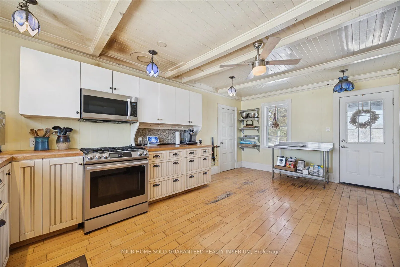 217 Fairbairn Road