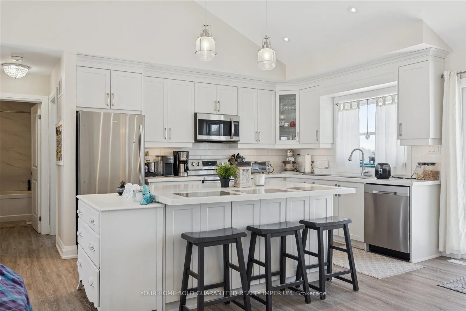 217 Fairbairn Road