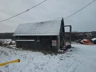 217 Fairbairn Road