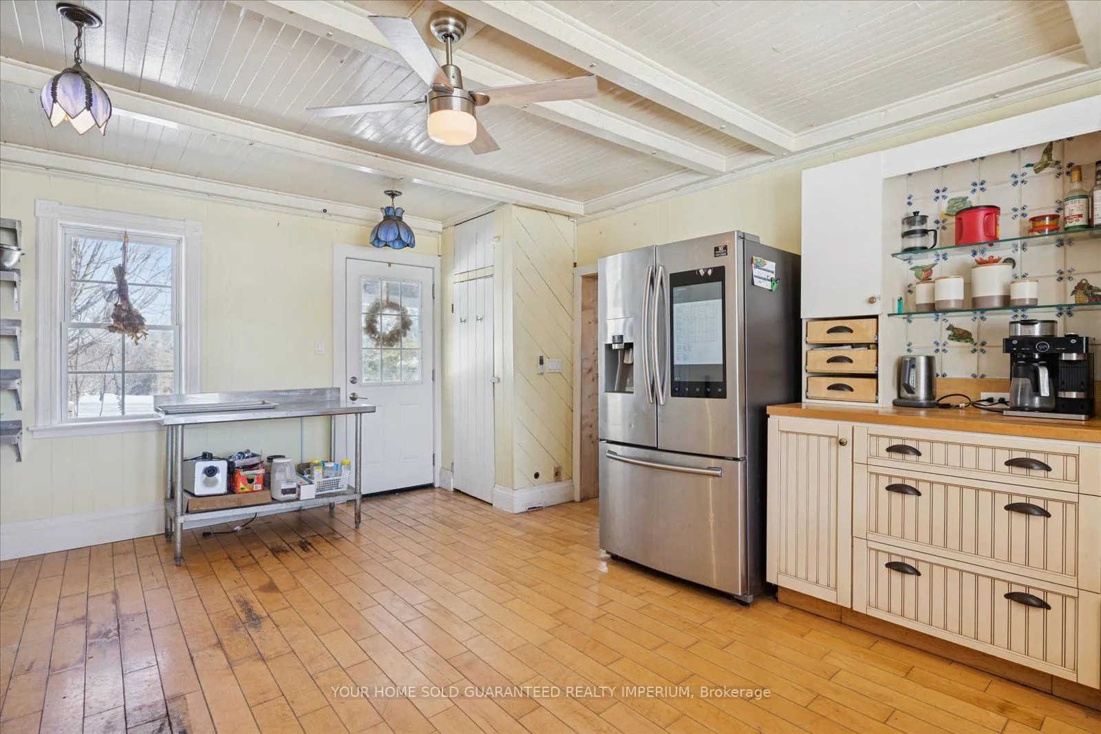 217 Fairbairn Road