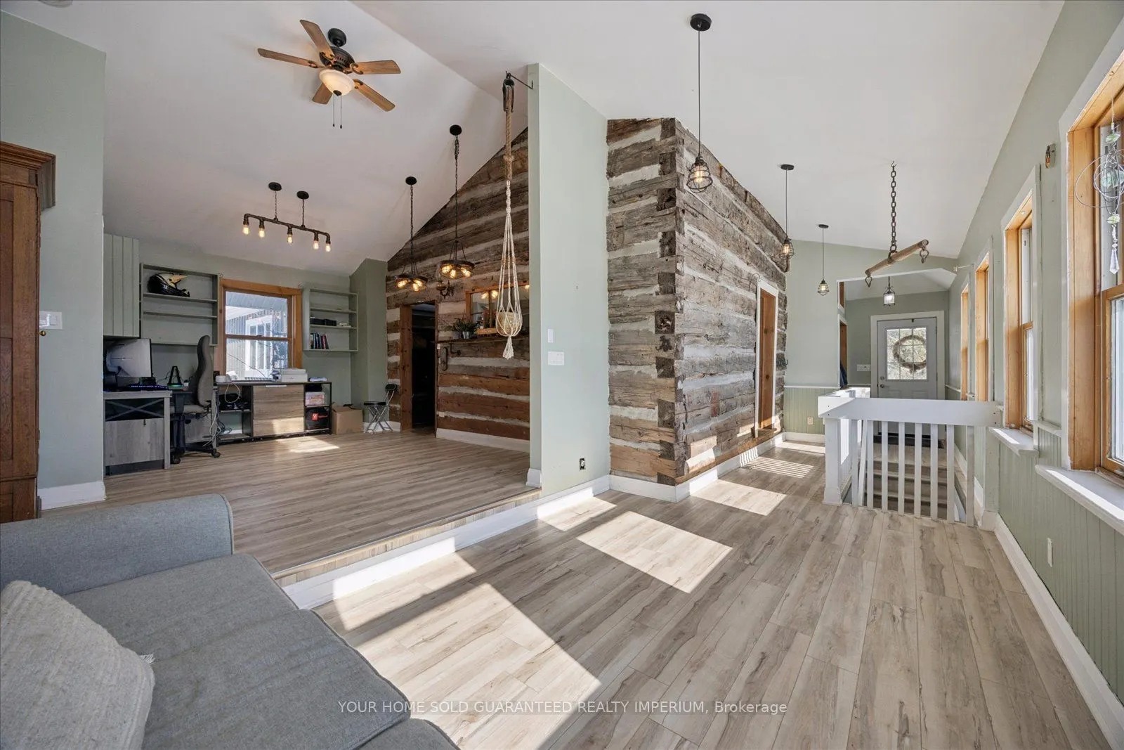 217 Fairbairn Road