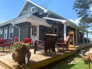 217 Fairbairn Road