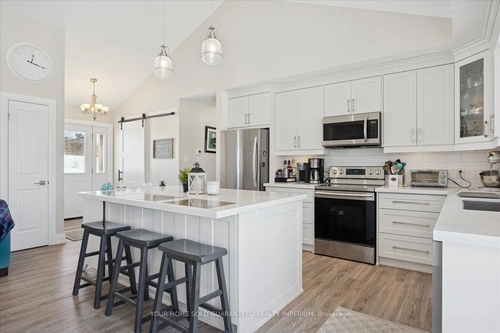 217 Fairbairn Road