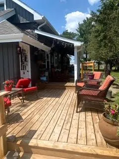 217 Fairbairn Road