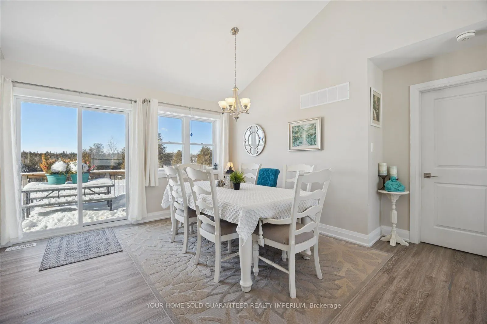 217 Fairbairn Road