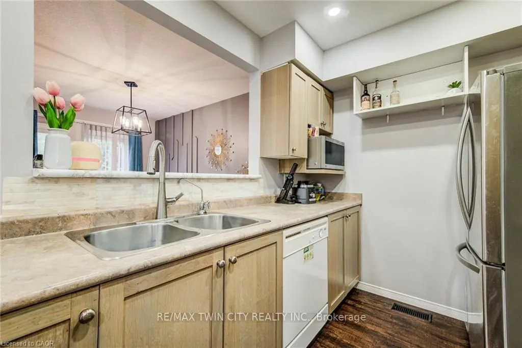 120 Dudhope Avenue #20