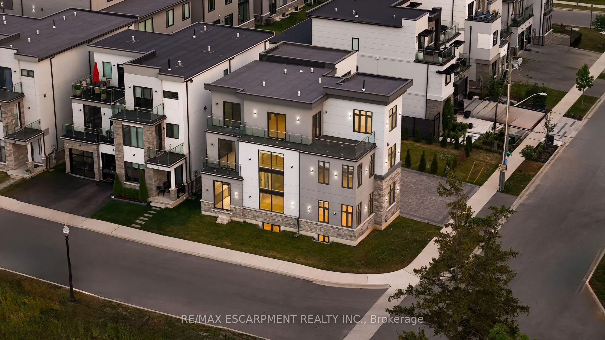 4 Sunrow Gate