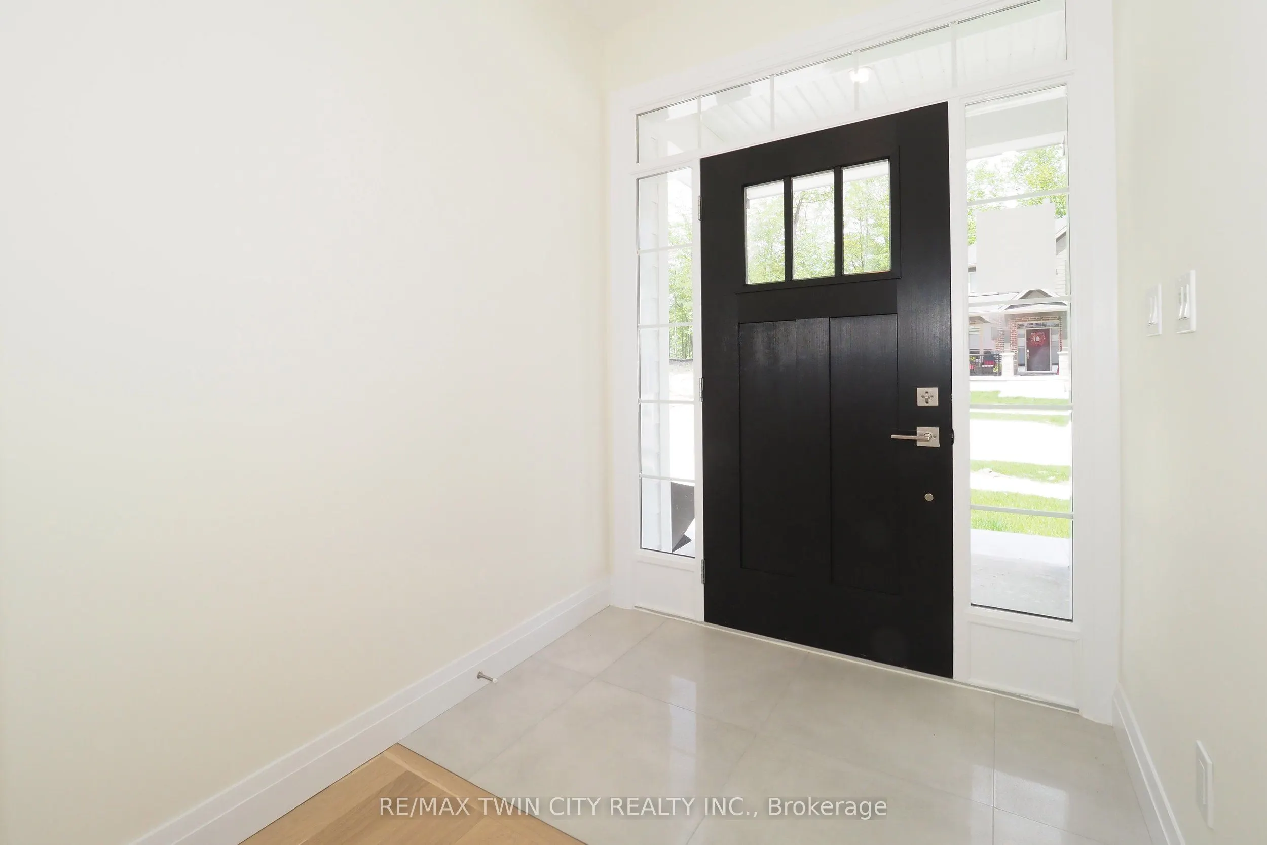 220 JEFFREY Place