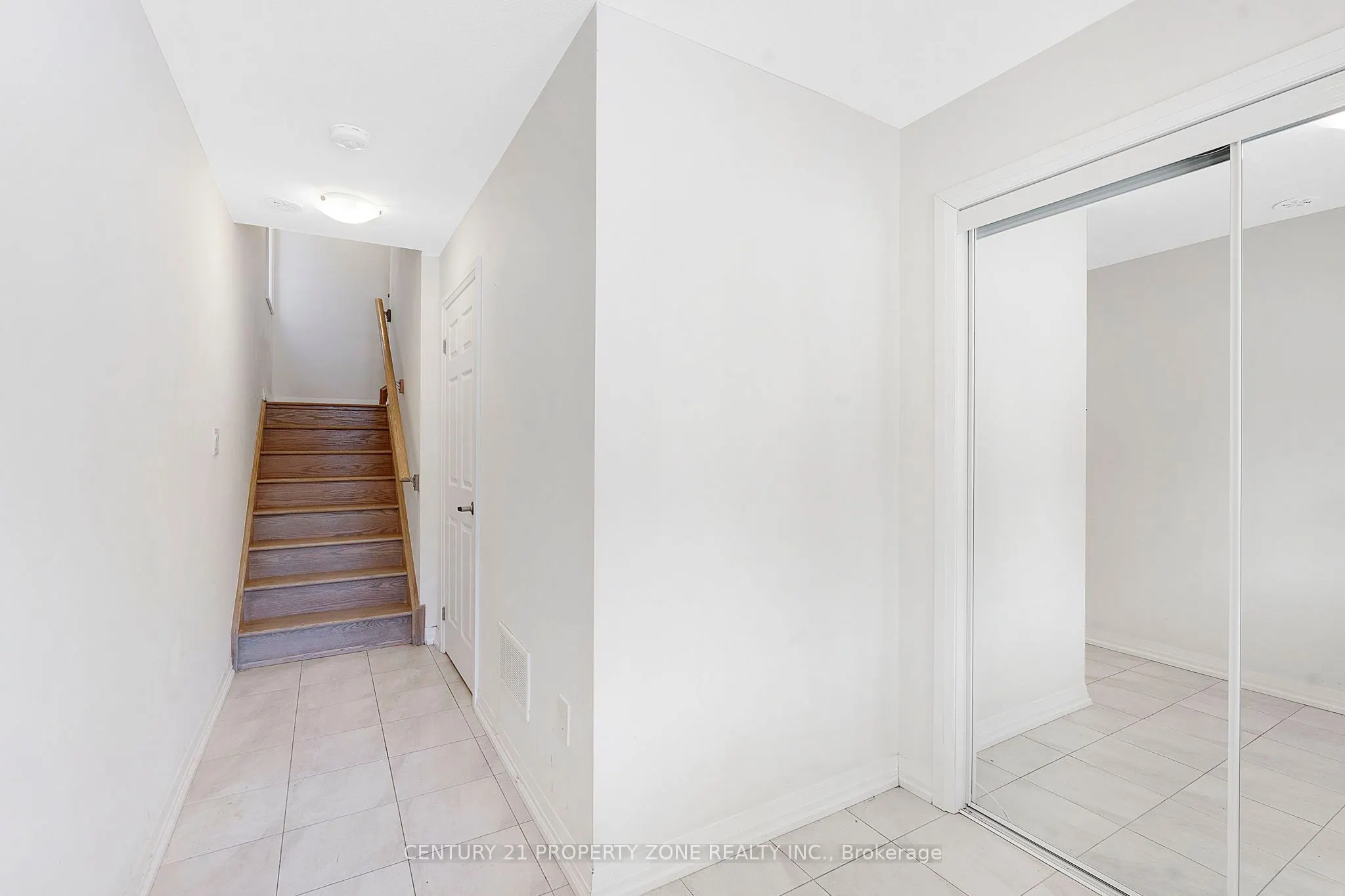 75 NORWICH Crescent