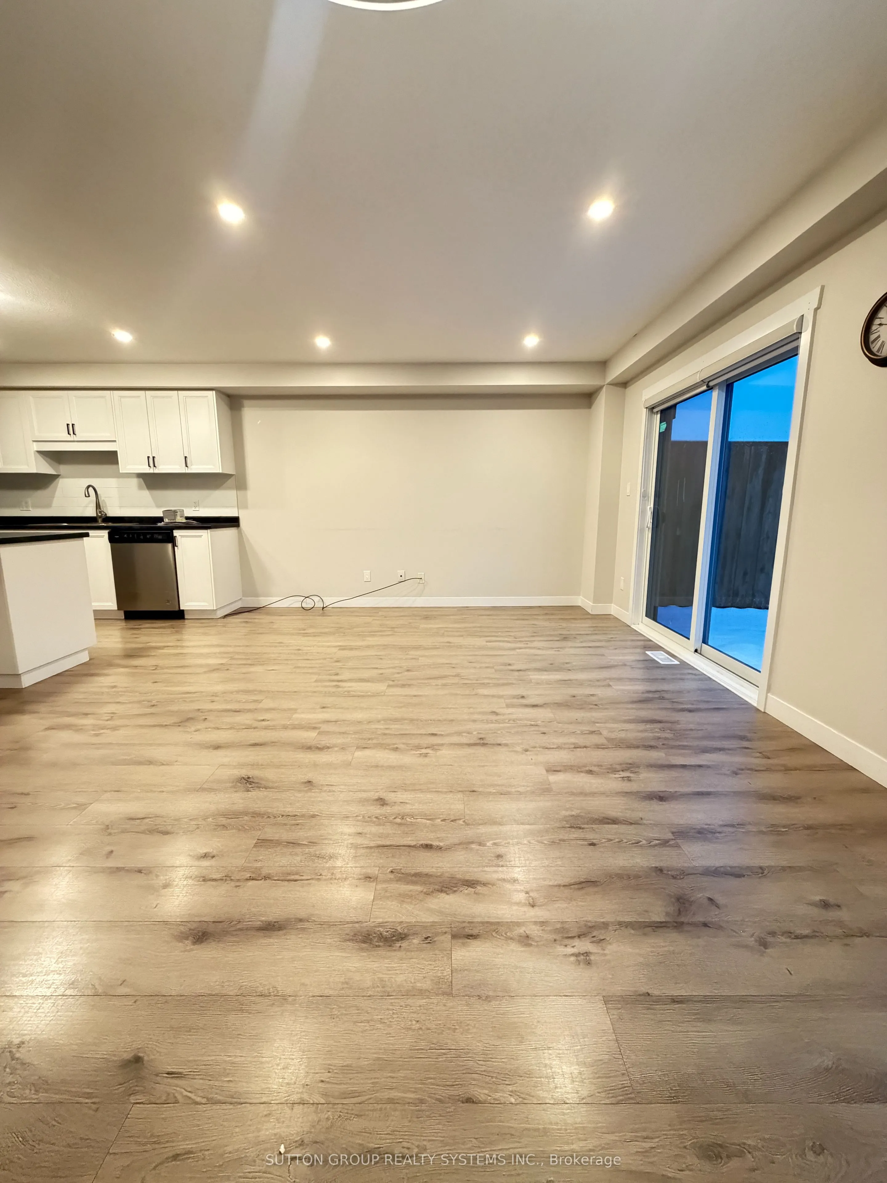160 Stanley Street #4
