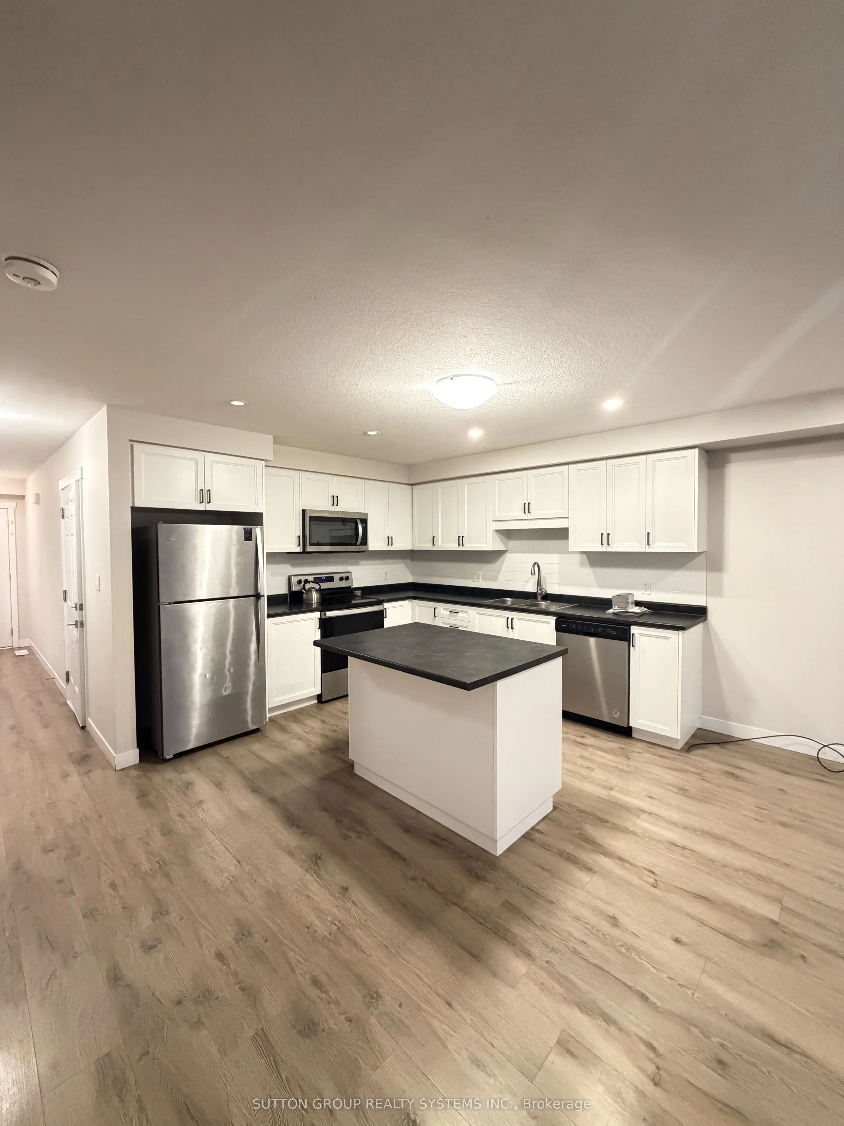 160 Stanley Street #4
