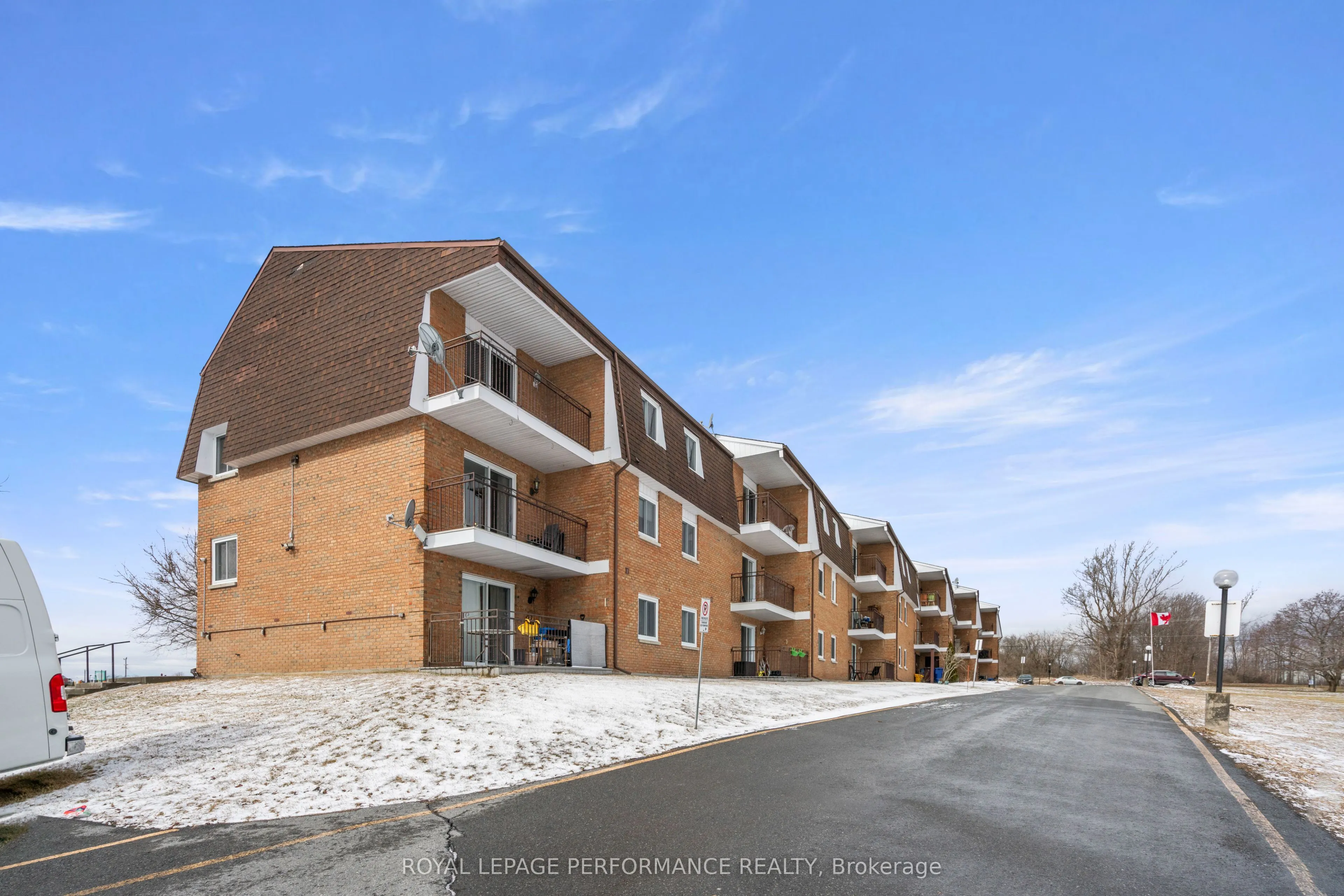 220 Kenyon Street W #209