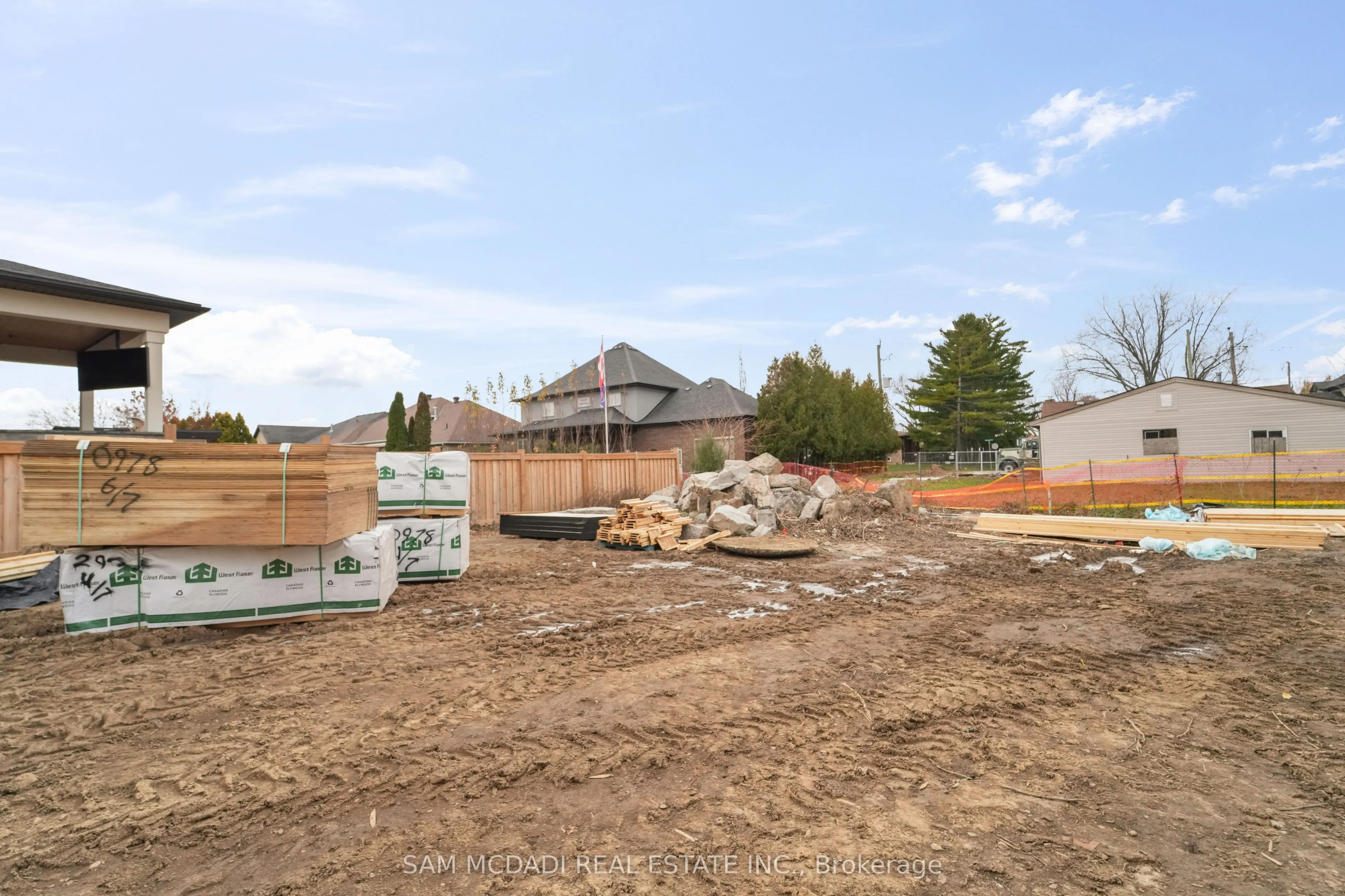 451 MONTREAL Circle