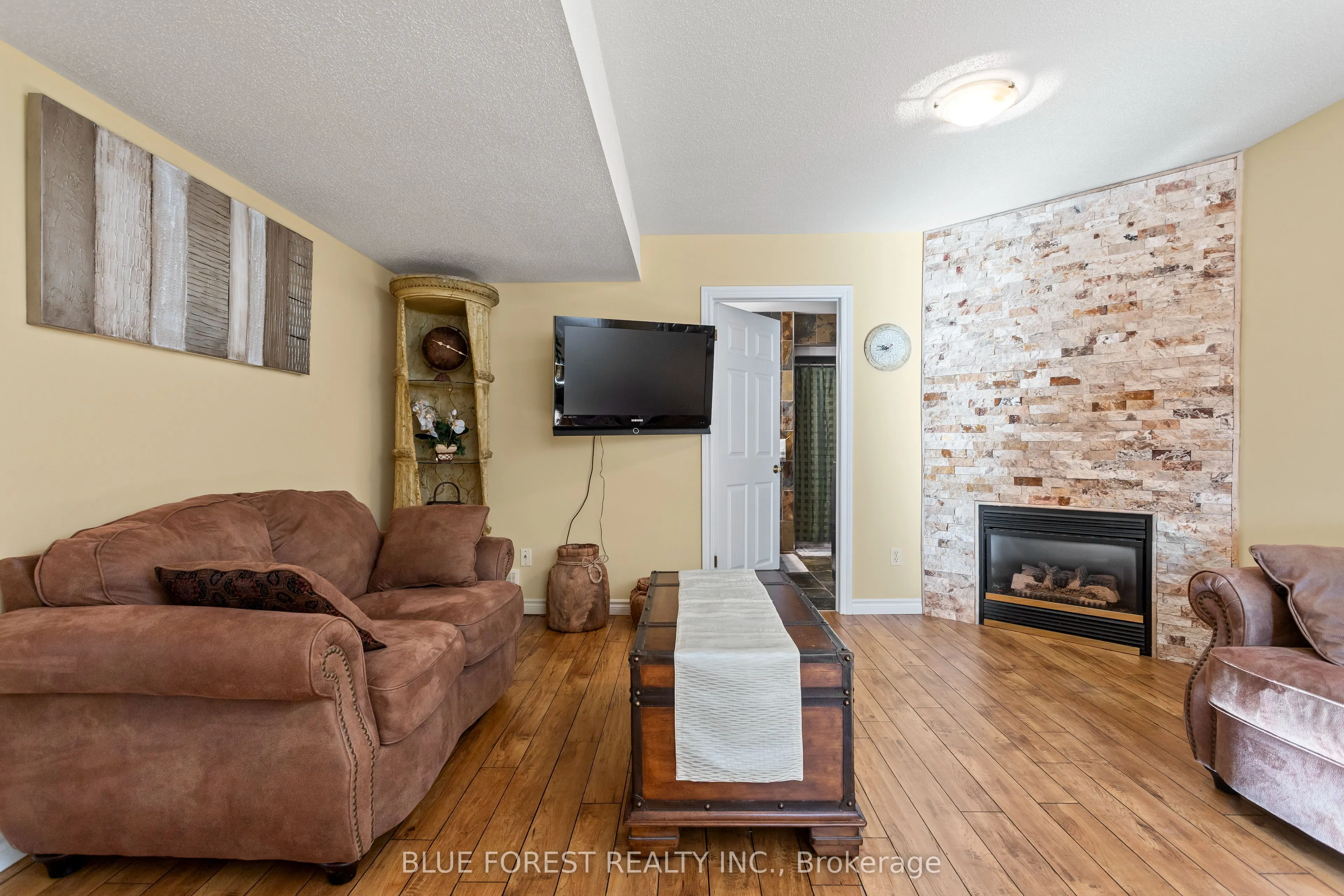 632 Thornwood Drive
