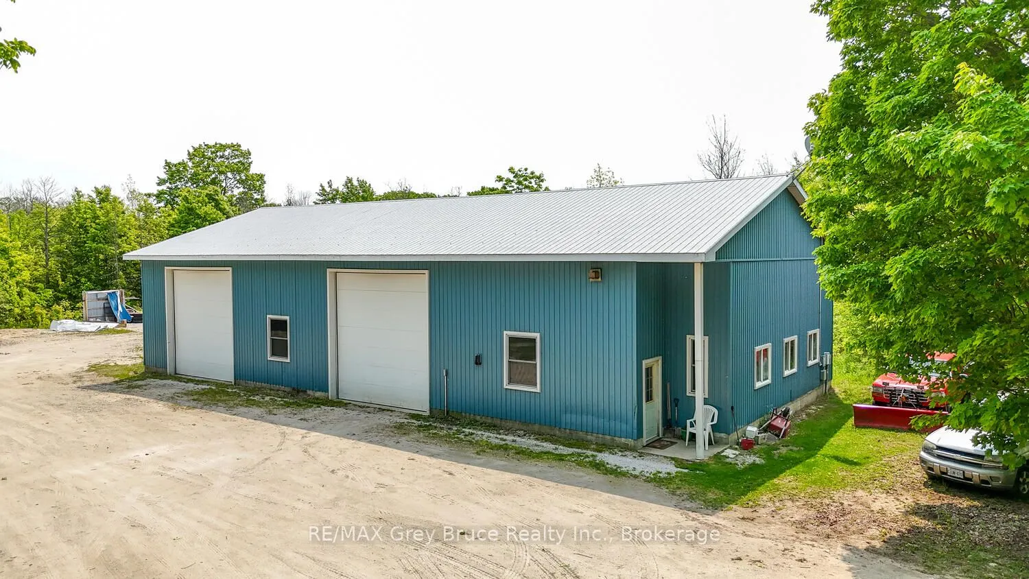1033 Bruce Road 9