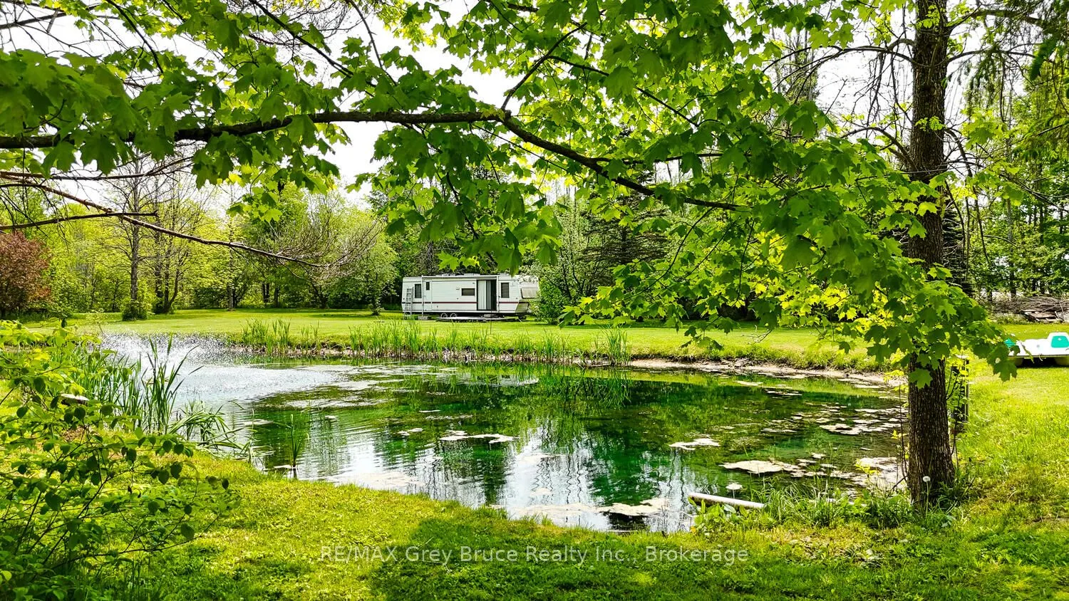1033 Bruce Road 9