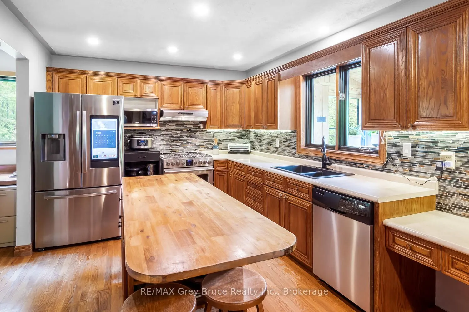 1033 Bruce Road 9