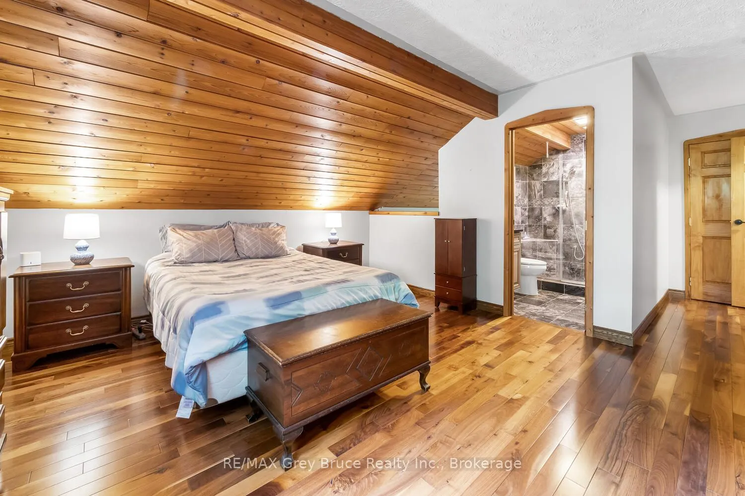 1033 Bruce Road 9