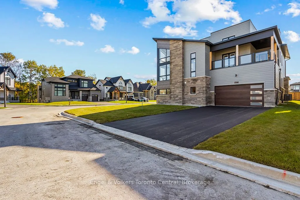 157 SPRINGSIDE Crescent