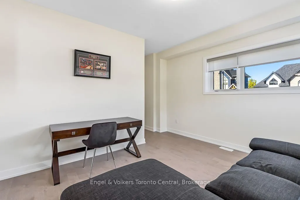 157 SPRINGSIDE Crescent