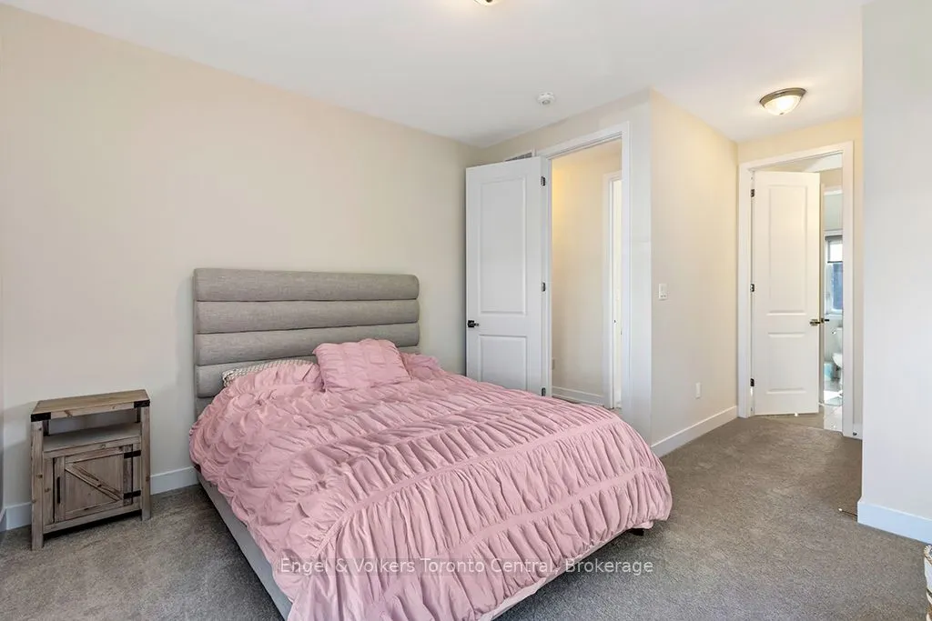 157 SPRINGSIDE Crescent