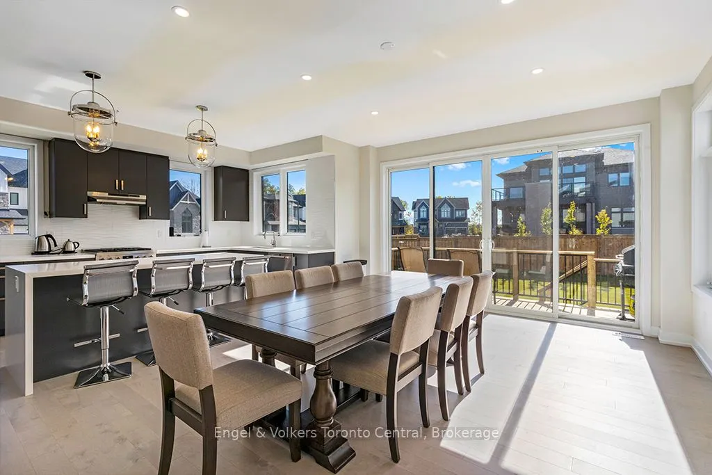 157 SPRINGSIDE Crescent