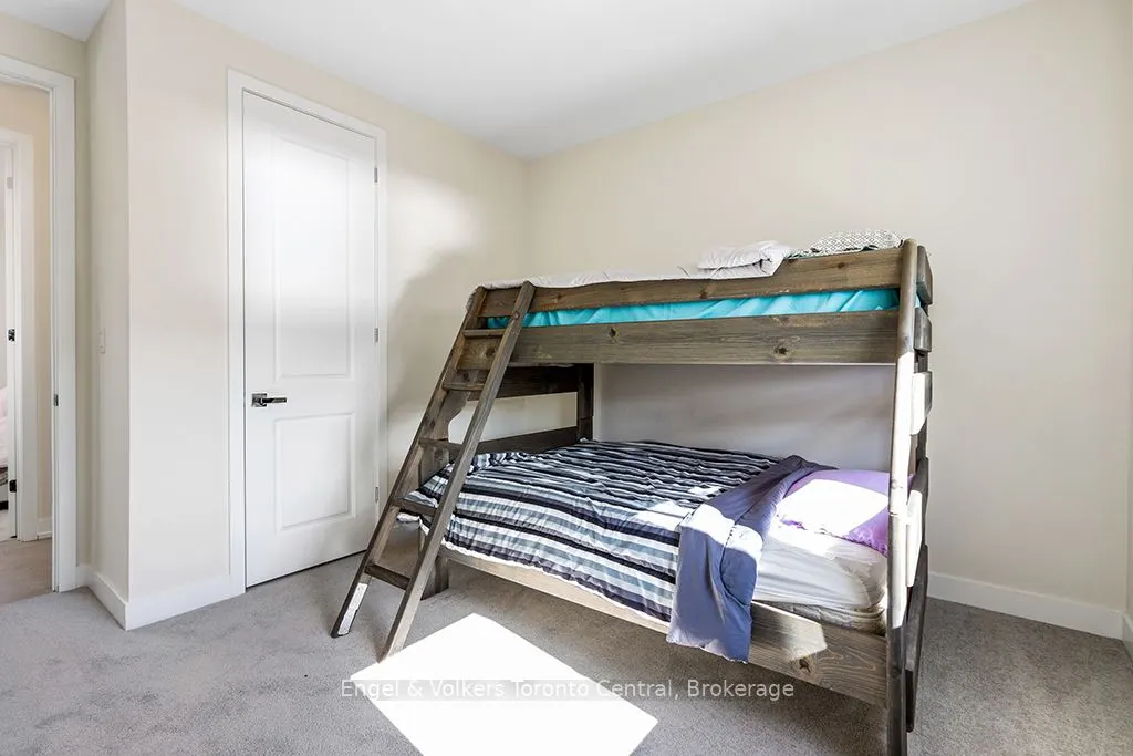 157 SPRINGSIDE Crescent