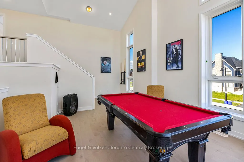 157 SPRINGSIDE Crescent