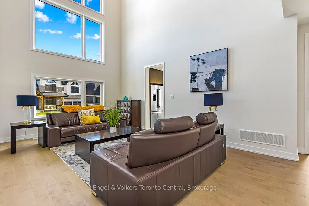 157 SPRINGSIDE Crescent