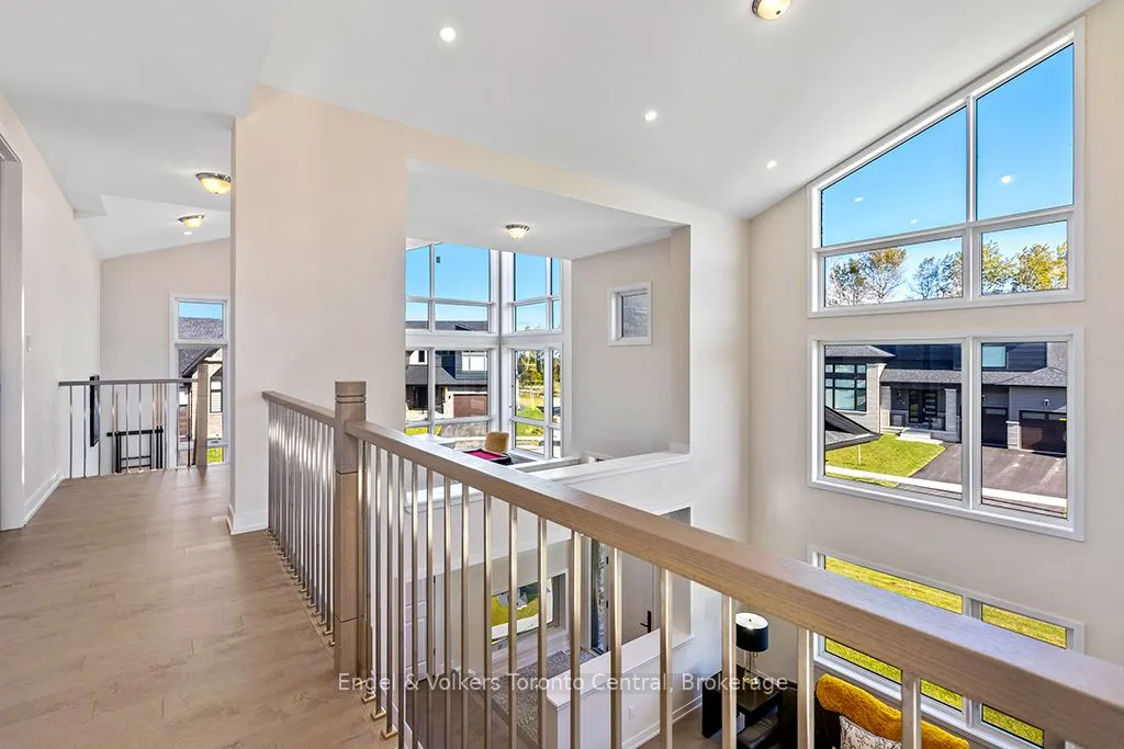 157 SPRINGSIDE Crescent