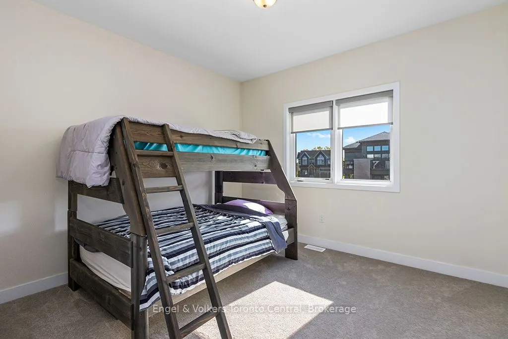 157 SPRINGSIDE Crescent