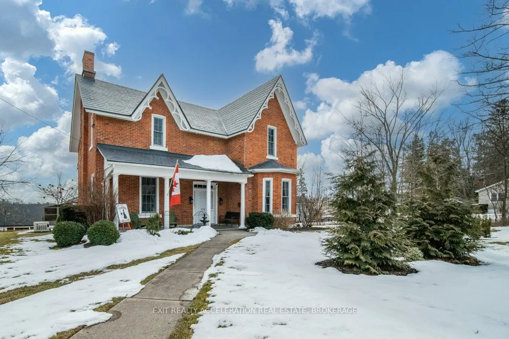 232 Dundas Street W
