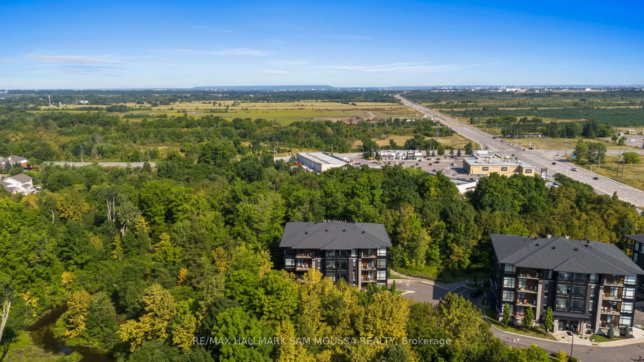 120 Cortile Private #101