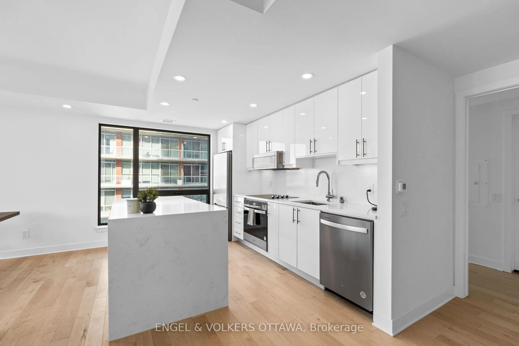 180 George Street #1802