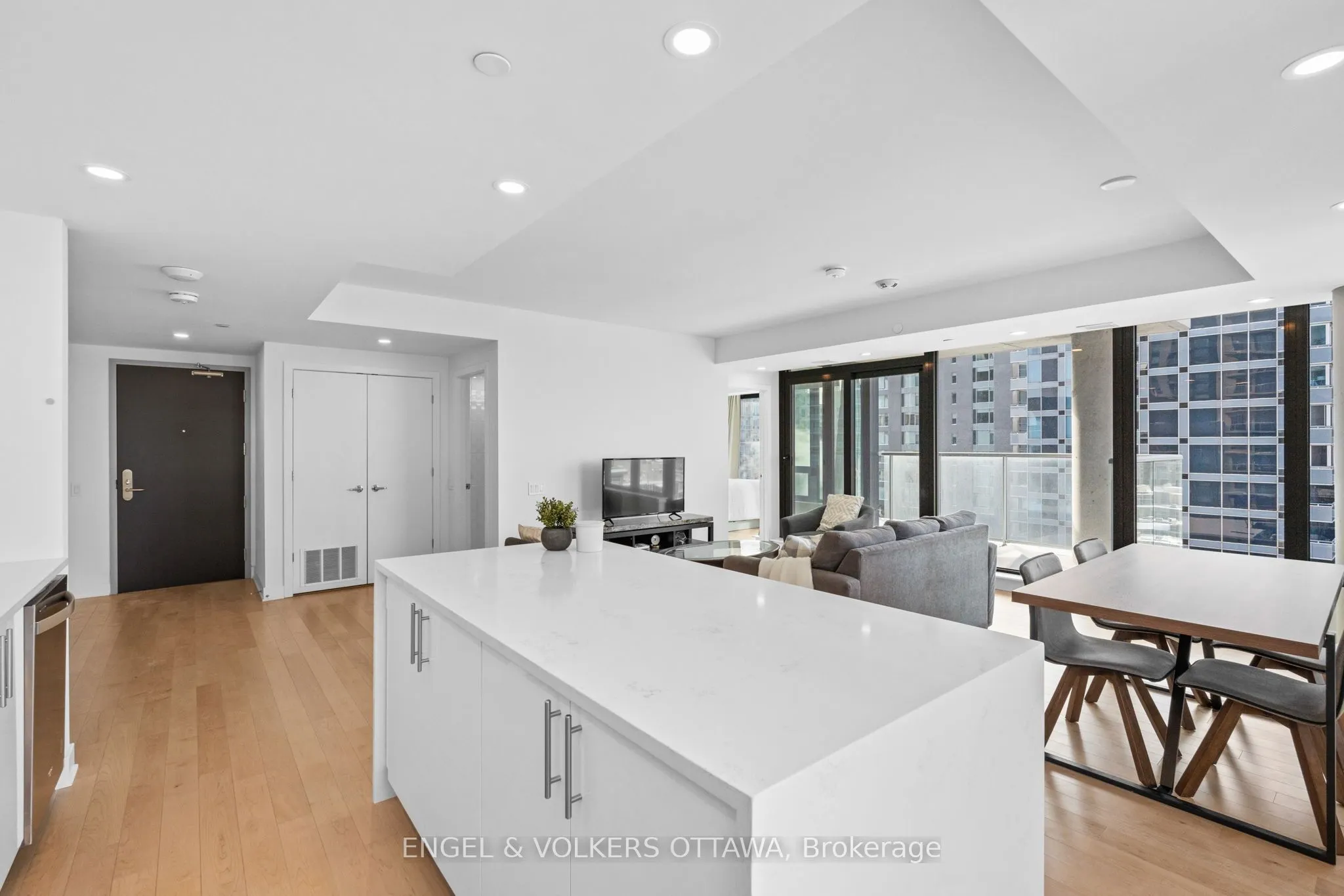 180 George Street #1802