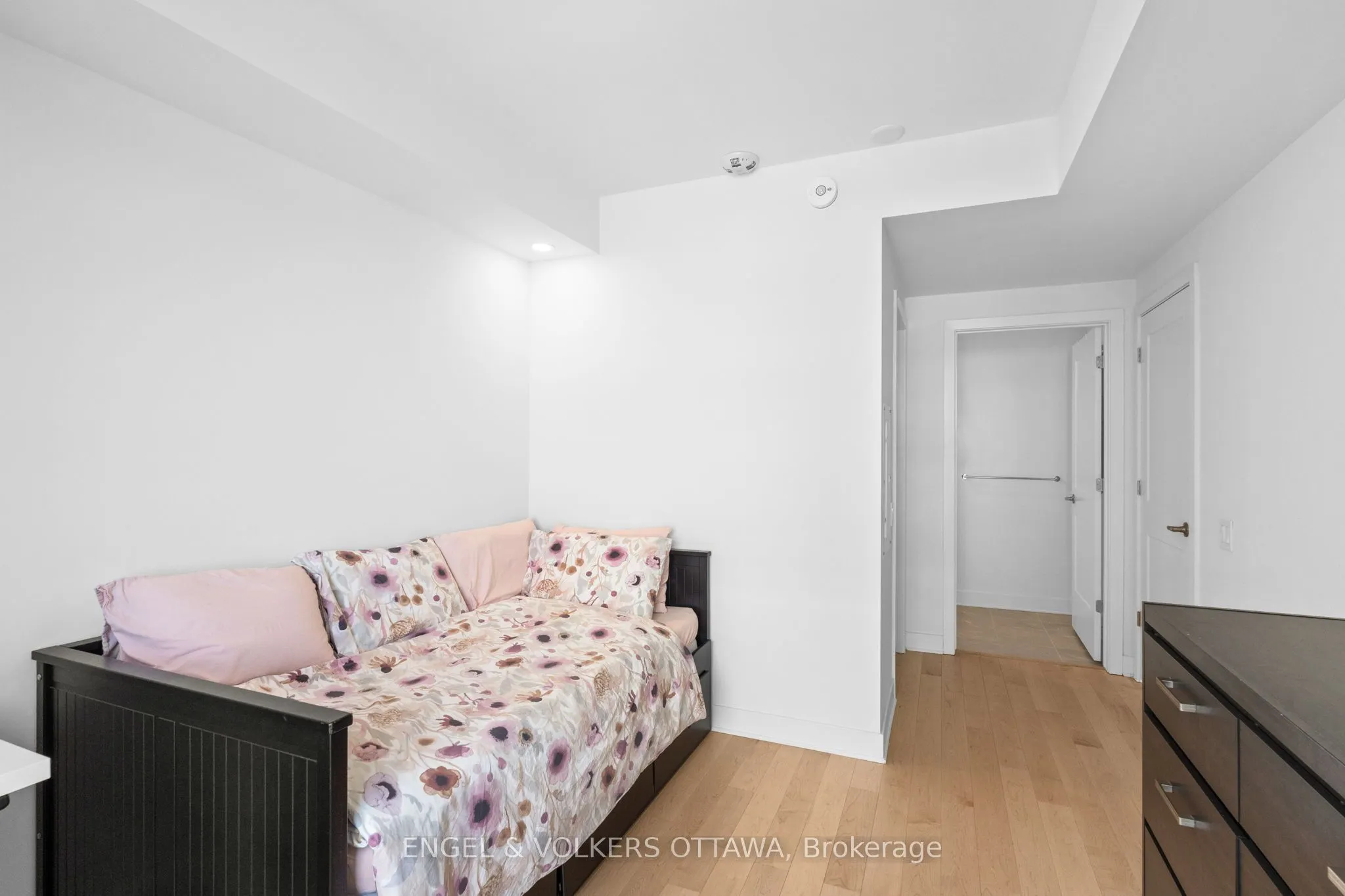 180 George Street #1802