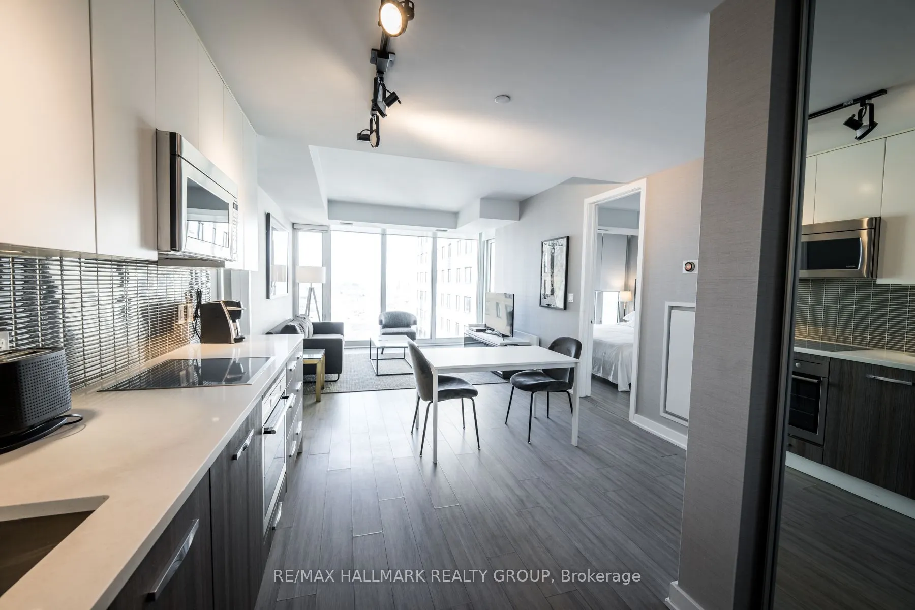 111 Champagne Avenue #1805