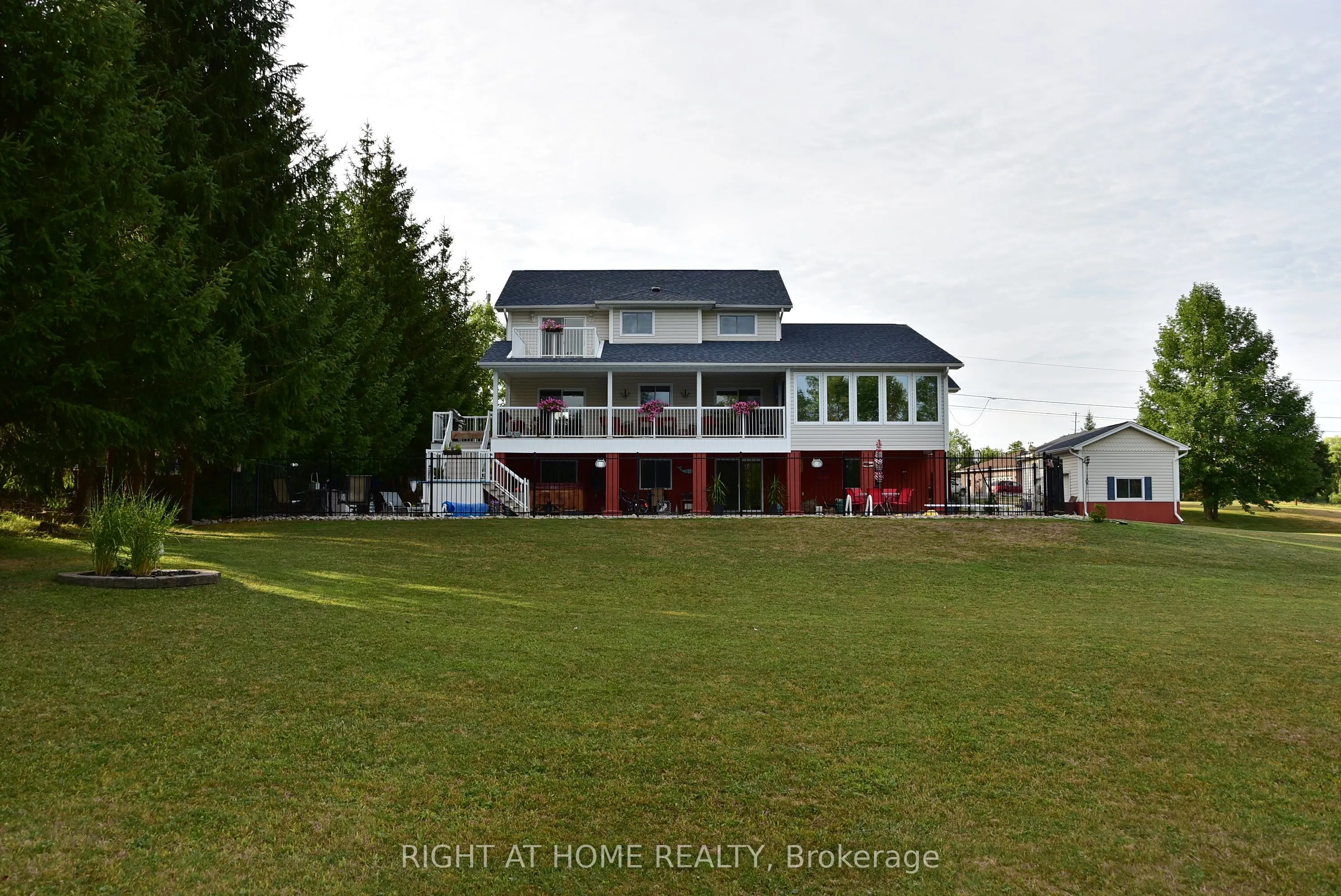 599 Maniece Avenue