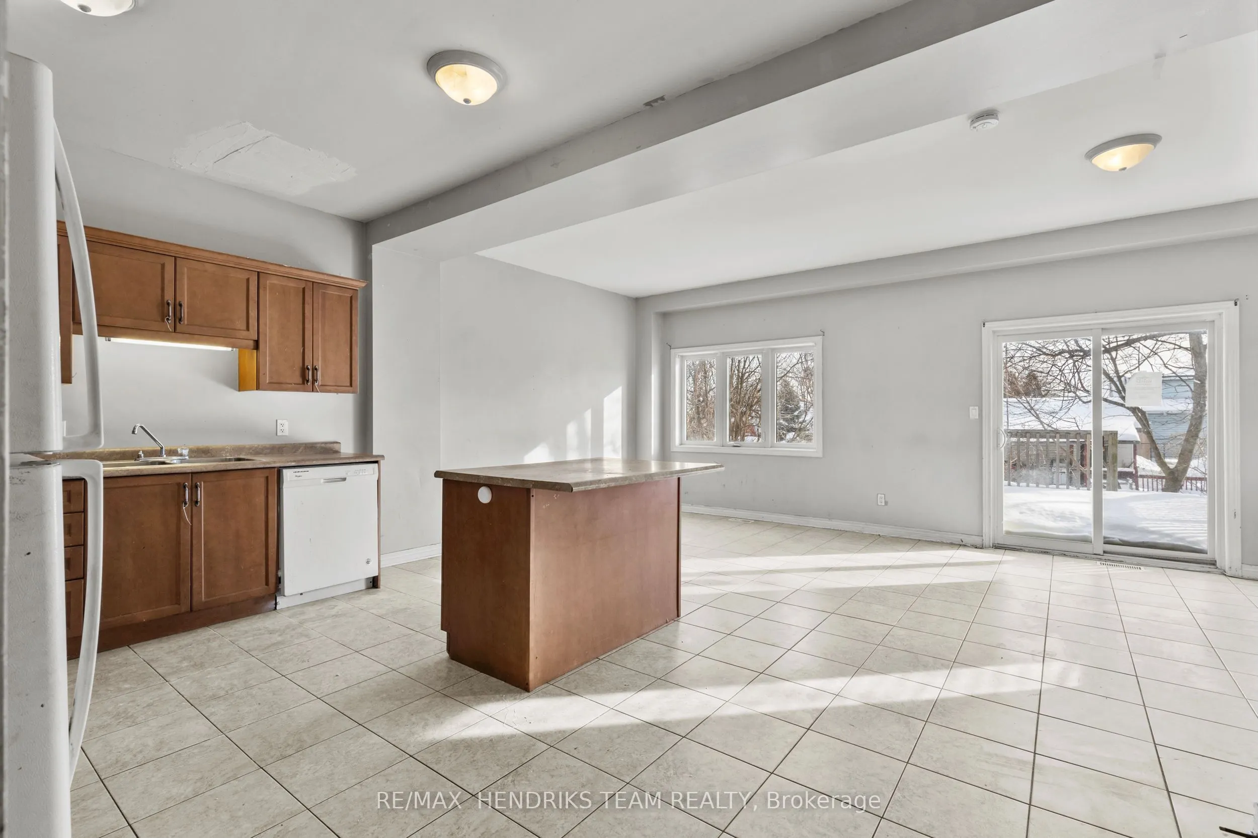 2 Townline Road E