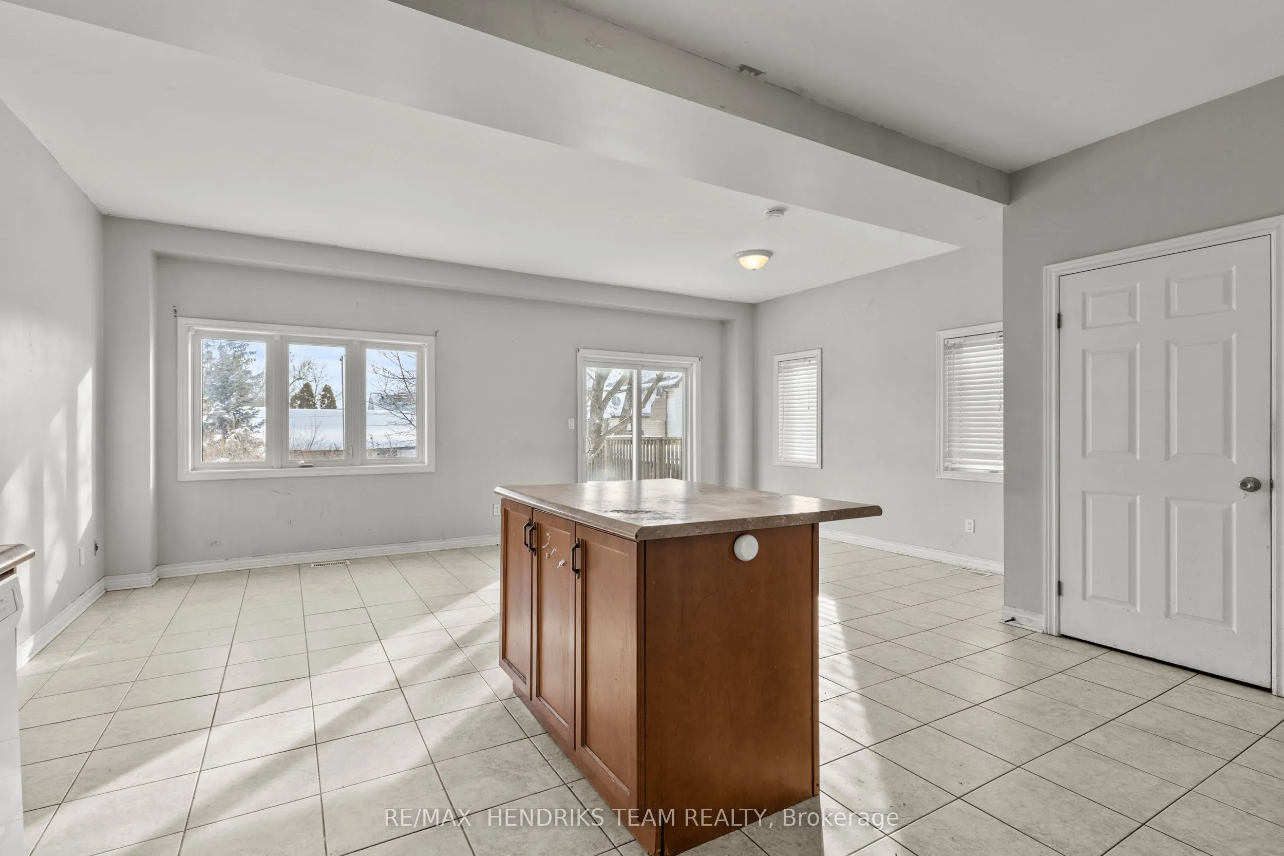 2 Townline Road E