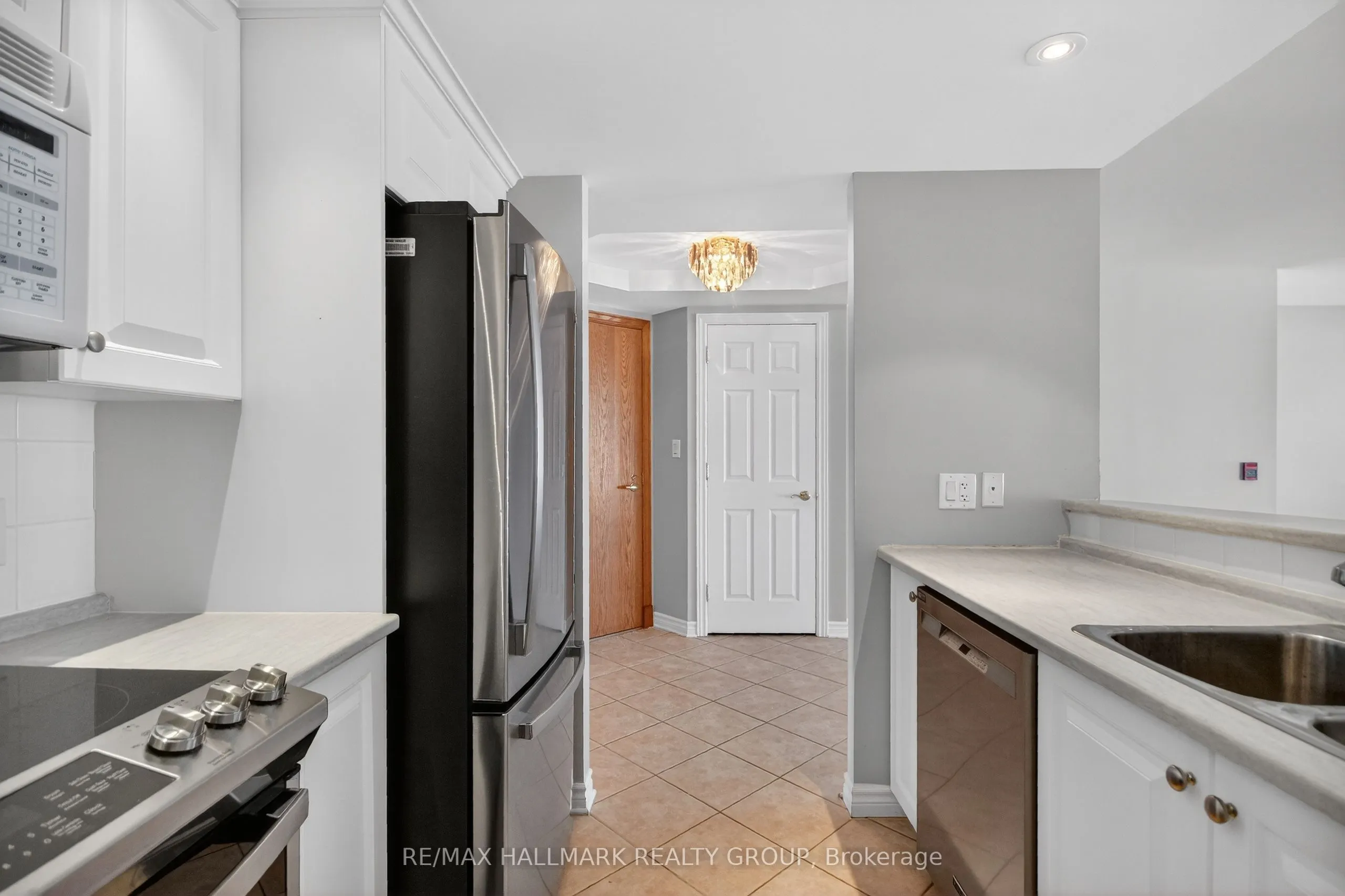 51 Robson Court #2B