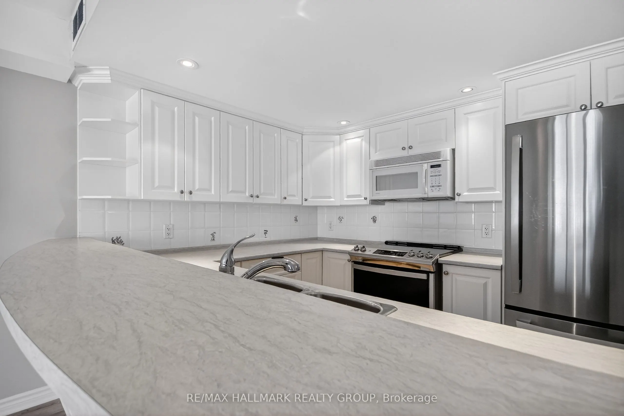 51 Robson Court #2B