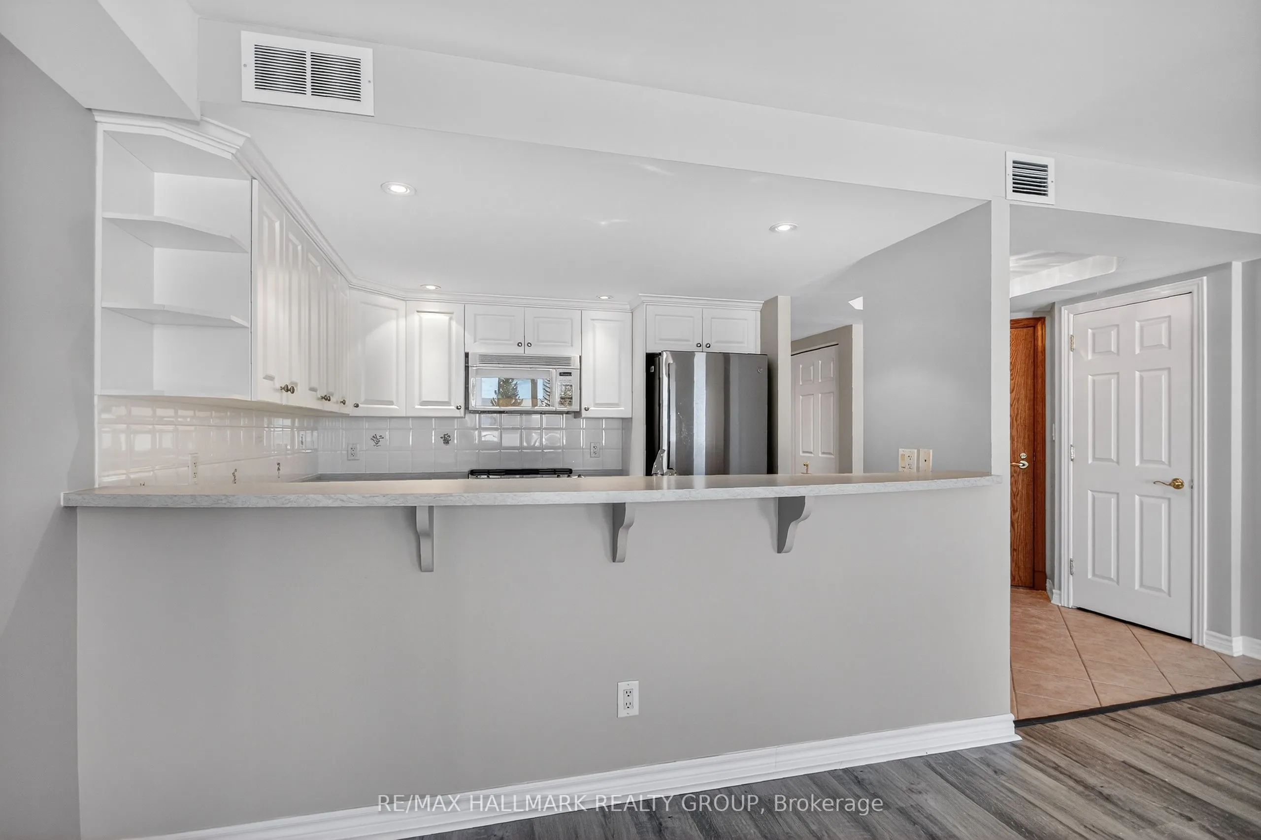 51 Robson Court #2B