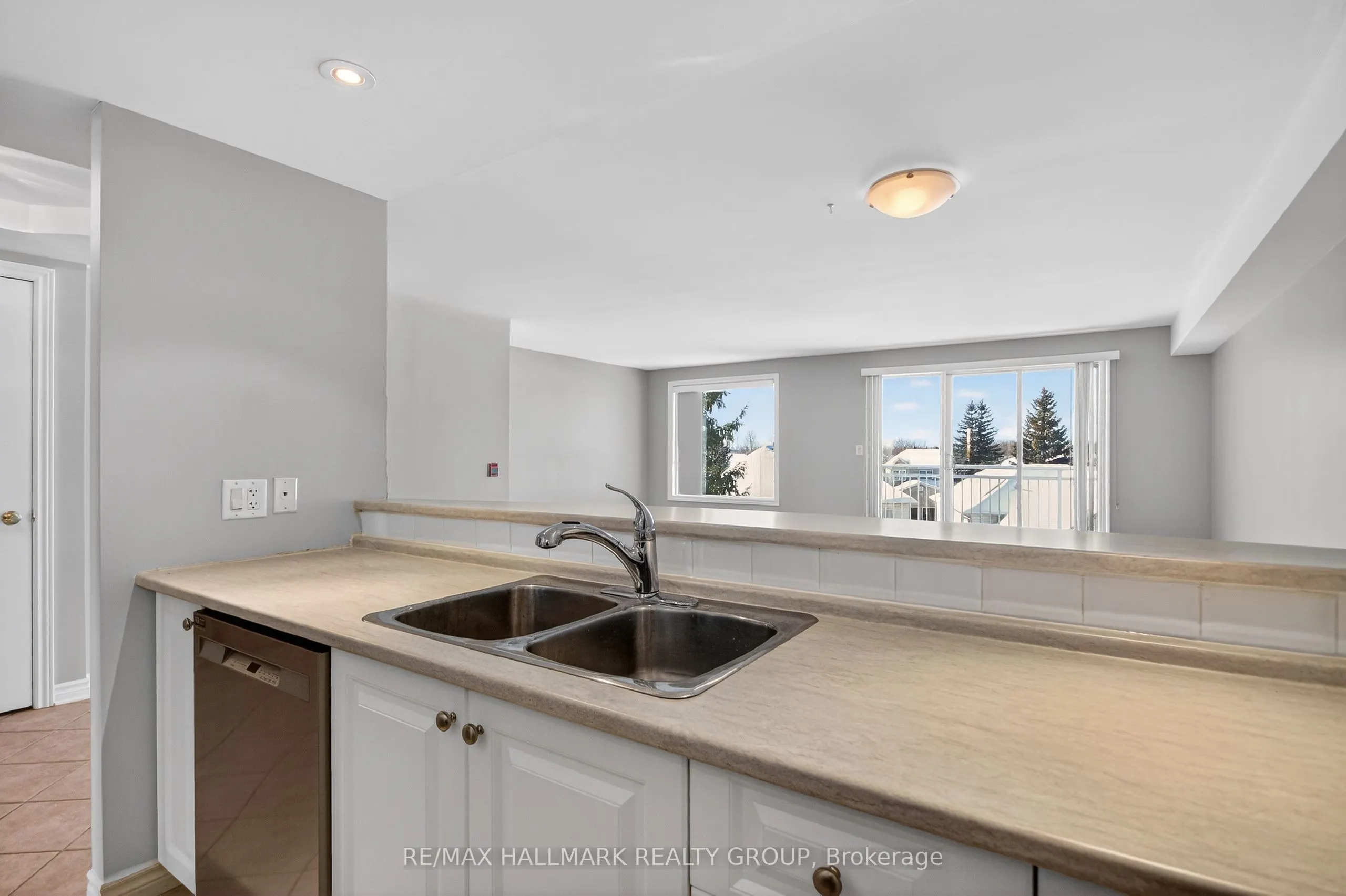 51 Robson Court #2B