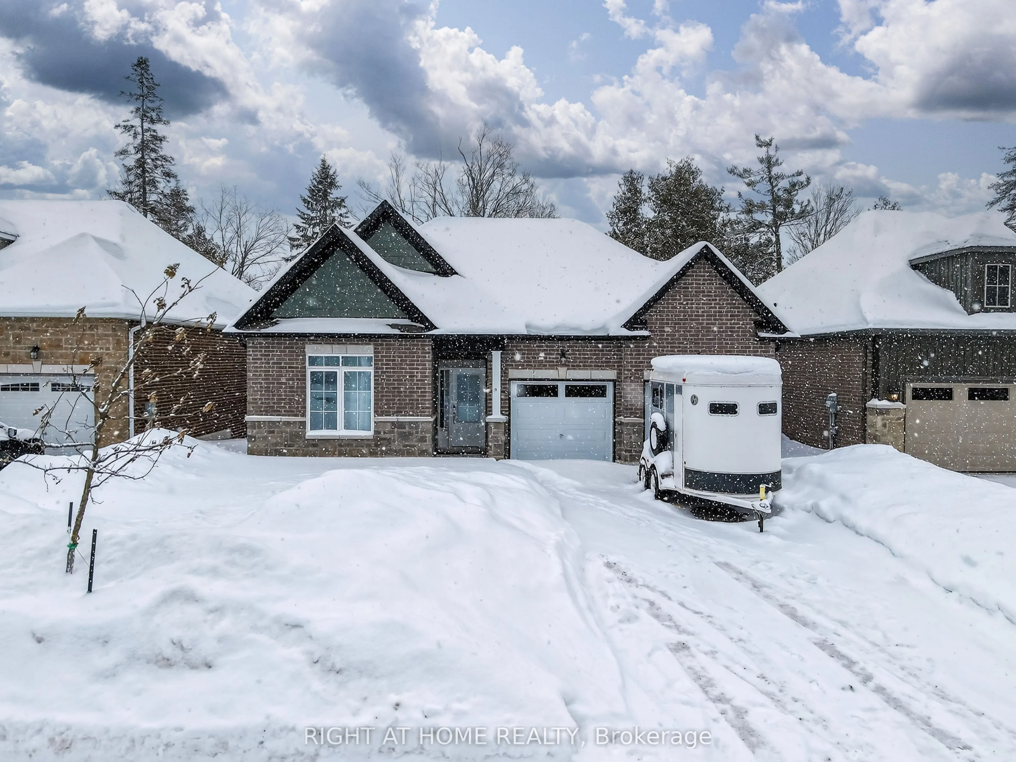 19 Hillcroft Way